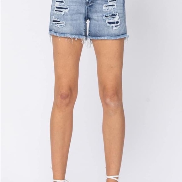 Judy Blue Mid Rise Patch Washout Cut Off Denim Shorts - Picture 4 of 5